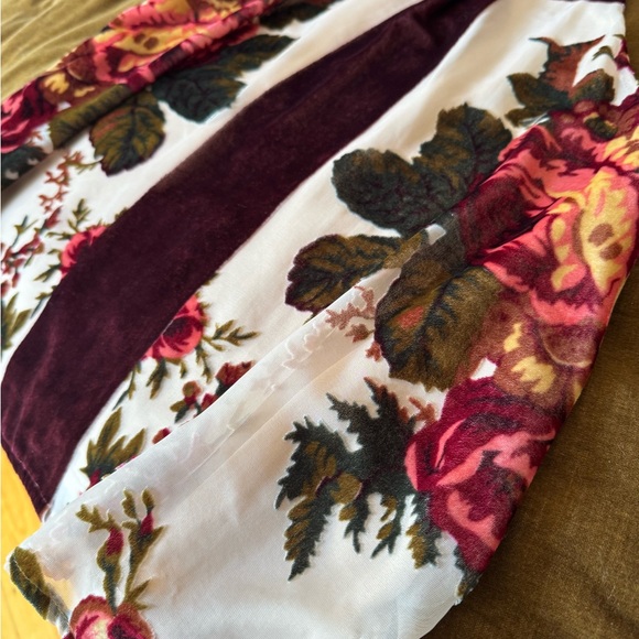 Velvet Floral Tank Top - Picture 11 of 13